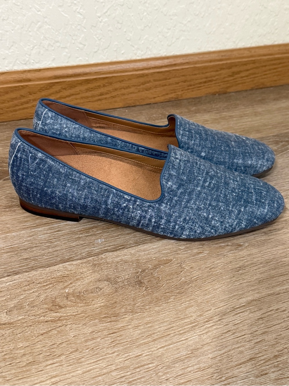 Vionic Willa II Women's Slip-On Flats Denim Blue Size 10 Comfort Casual Loafers